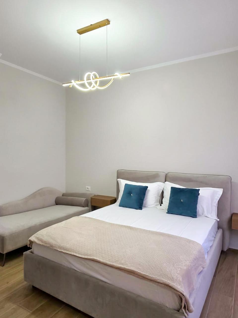 Safira Aparthotel Durrës