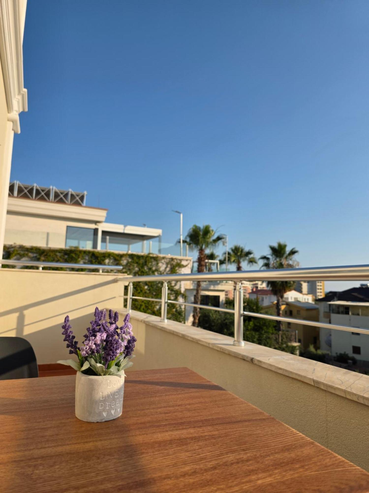 Safira Aparthotel *